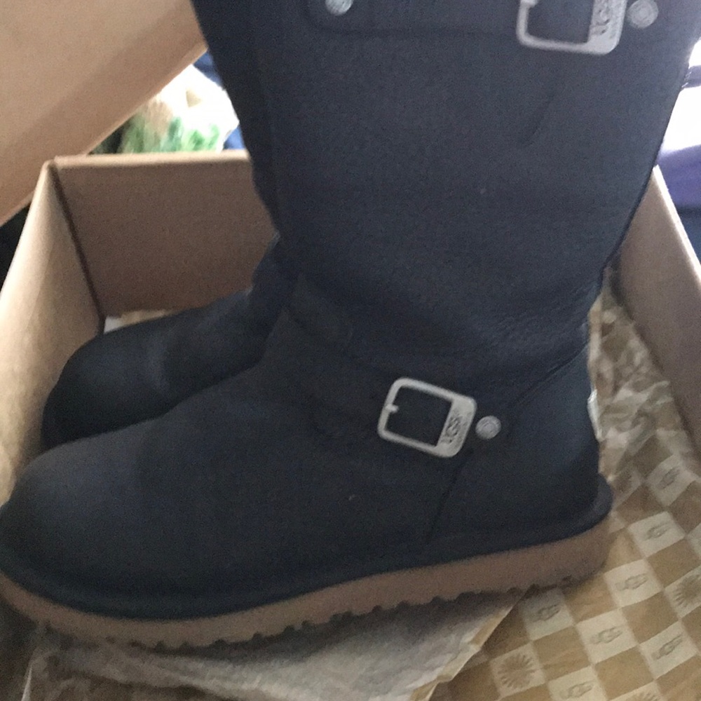 Ugg boots size 4